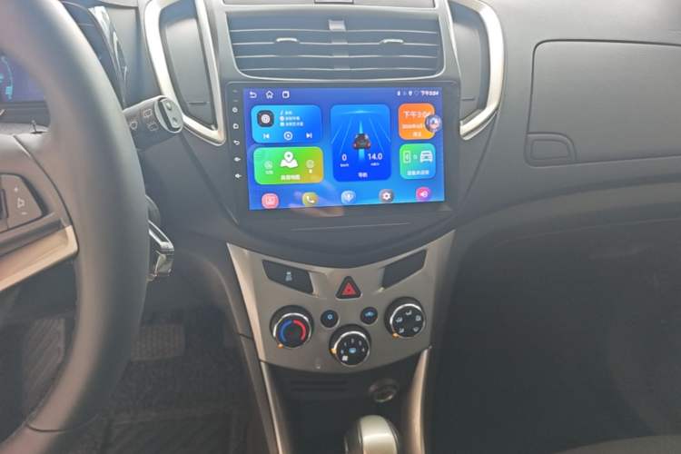 Used Chevrolet Trax 2014 1.4T Automatic Two-Wheel Drive Luxury Model Audio And AC Panel