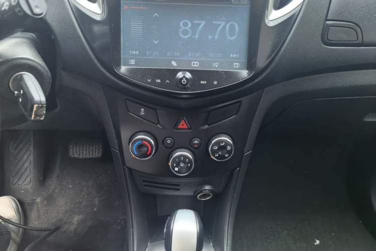 Used Chevrolet Trax 2014 1.4T Automatic Two-Wheel Drive Comfort Version Audio And AC Panel