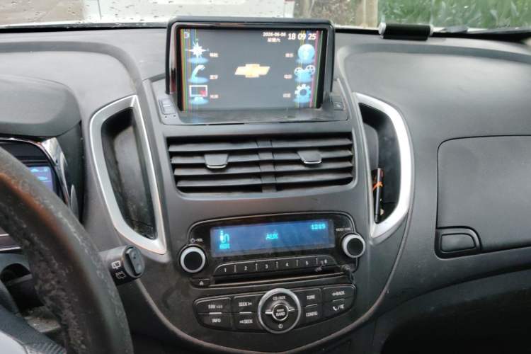 Used Chevrolet Trax 2014 1.4T Automatic Two-Wheel Drive Comfort Version Audio And AC Panel