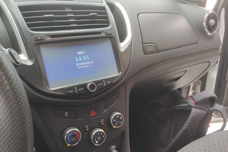 Used Chevrolet Trax 2014 1.4T Automatic Two-Wheel Drive Comfort Version Audio And AC Panel