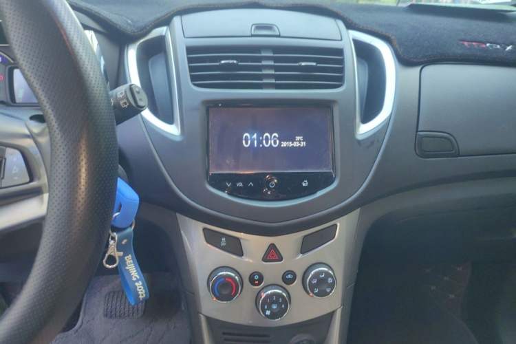Used Chevrolet Trax 2014 1.4T Automatic Two-Wheel Drive Luxury Model Audio And AC Panel