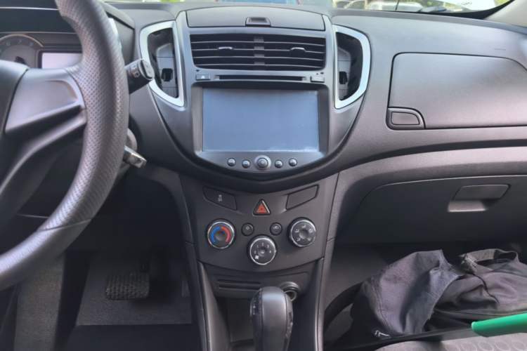 Used Chevrolet Trax 2014 1.4T Automatic Two-Wheel Drive Comfort Version Audio And AC Panel