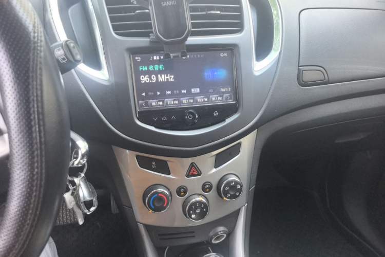 Used Chevrolet Trax 2014 1.4T Automatic All-Wheel Drive Flagship Version Audio And AC Panel