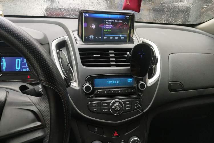 Used Chevrolet Trax 2014 1.4T Automatic Two-Wheel Drive Comfort Version Audio And AC Panel