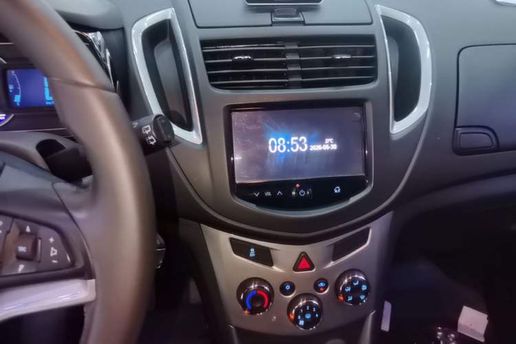 Used Chevrolet Trax 2014 1.4T Automatic Two-Wheel Drive Luxury Model Audio And AC Panel