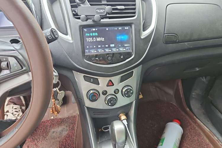 Used Chevrolet Trax 2014 1.4T Automatic Two-Wheel Drive Luxury Model Audio And AC Panel