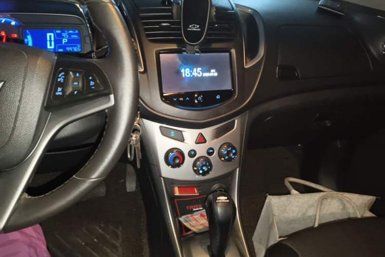 Used Chevrolet Trax 2014 1.4T Automatic Two-Wheel Drive Luxury Model Audio And AC Panel