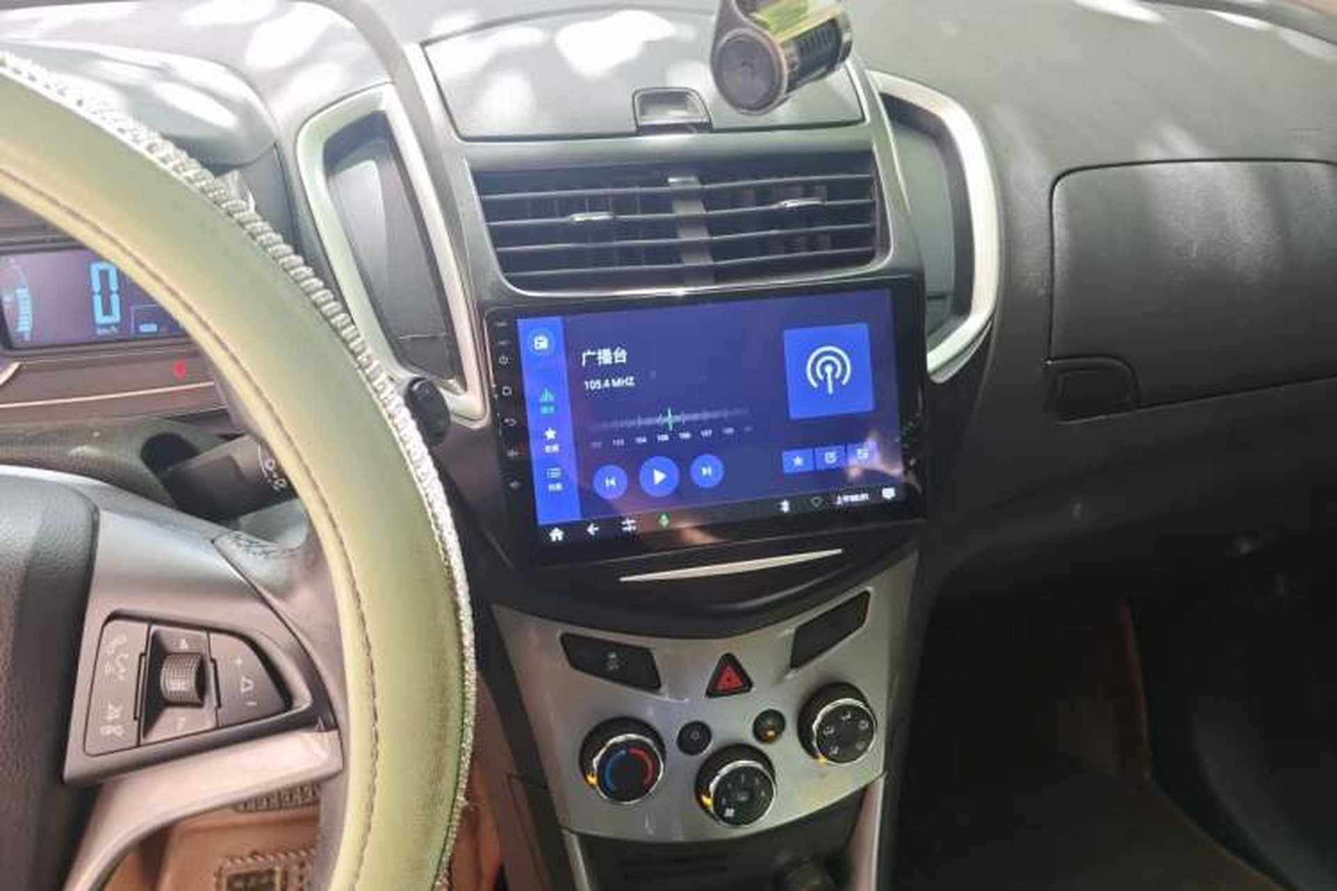 Used Chevrolet Trax 2014 1.4T Automatic Two-Wheel Drive Luxury Model Audio And AC Panel