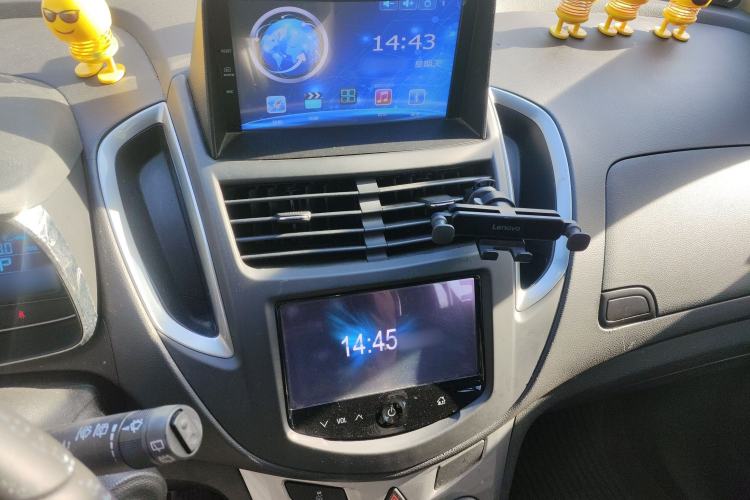 Used Chevrolet Trax 2014 1.4T Automatic Two-Wheel Drive Luxury Model Audio And AC Panel
