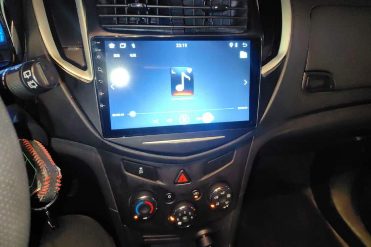Used Chevrolet Trax 2014 1.4T Manual Two-Wheel Drive Comfort Model Audio And AC Panel