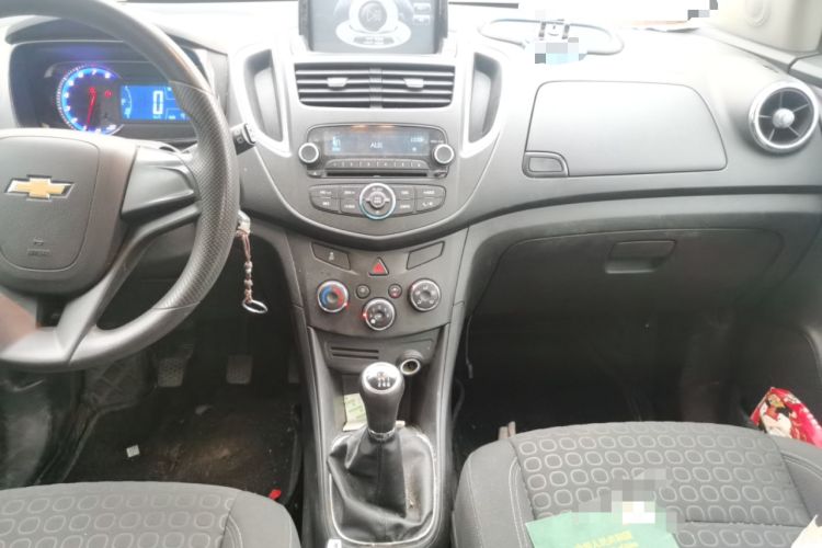 Used Chevrolet Trax 2014 1.4T Manual Two-Wheel Drive Comfort Model Audio And AC Panel