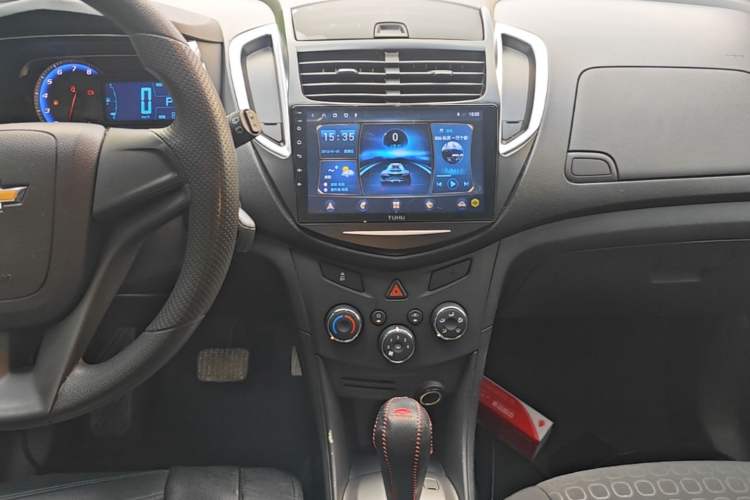 Used Chevrolet Trax 2014 1.4T Automatic Two-Wheel Drive Comfort Version Audio And AC Panel