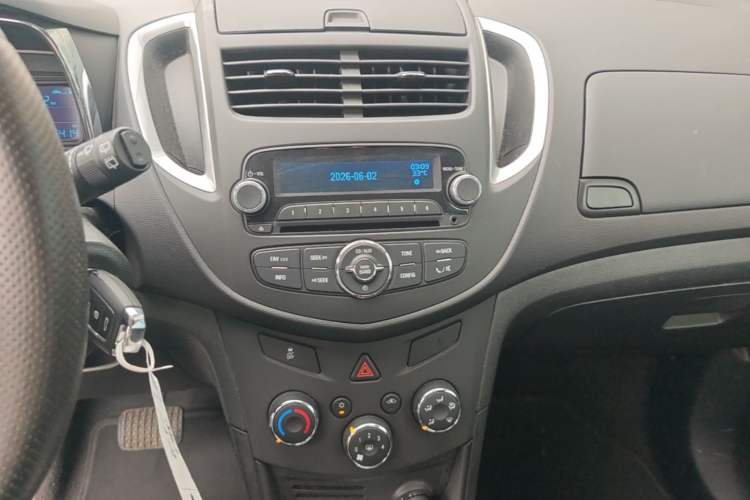 Used Chevrolet Trax 2014 1.4T Automatic Two-Wheel Drive Comfort Version Audio And AC Panel