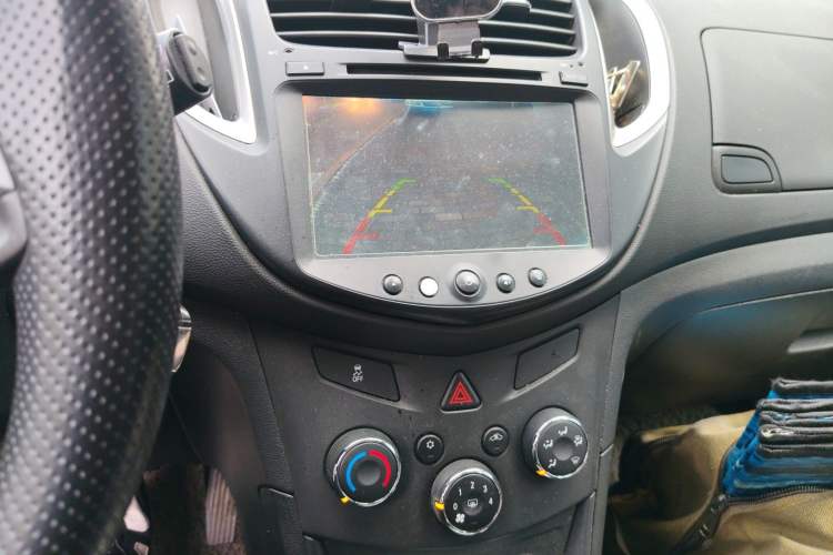 Used Chevrolet Trax 2014 1.4T Automatic Two-Wheel Drive Comfort Version Audio And AC Panel