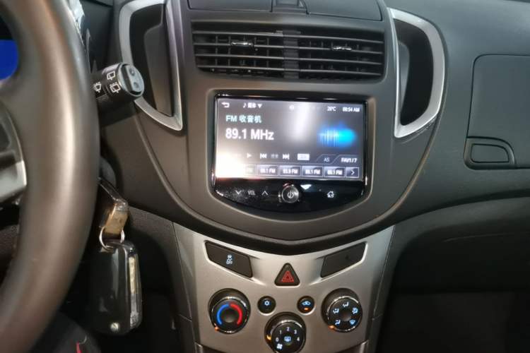 Used Chevrolet Trax 2014 1.4T Automatic Two-Wheel Drive Luxury Model Audio And AC Panel