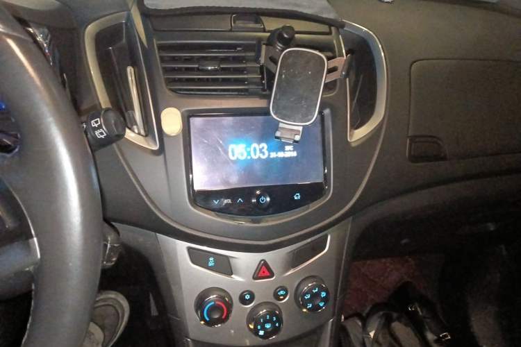 Used Chevrolet Trax 2014 1.4T Automatic Two-Wheel Drive Luxury Model Audio And AC Panel