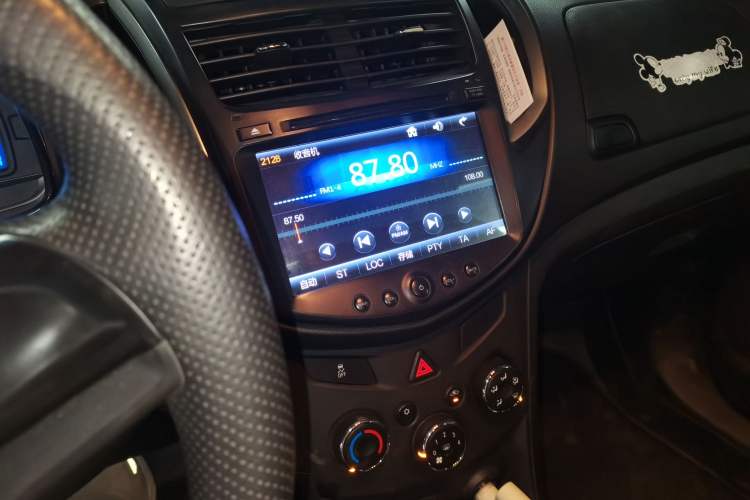 Used Chevrolet Trax 2014 1.4T Automatic Two-Wheel Drive Comfort Version Audio And AC Panel