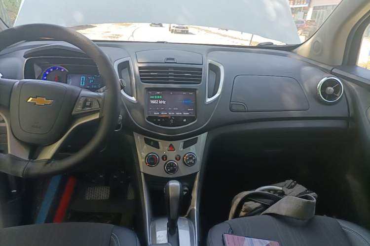 Used Chevrolet Trax 2014 1.4T Automatic Two-Wheel Drive Luxury Model Audio And AC Panel