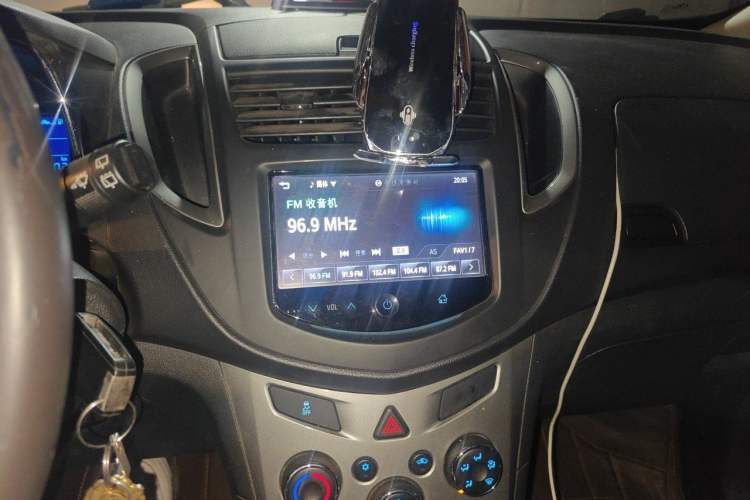 Used Chevrolet Trax 2014 1.4T Automatic Two-Wheel Drive Luxury Model Audio And AC Panel
