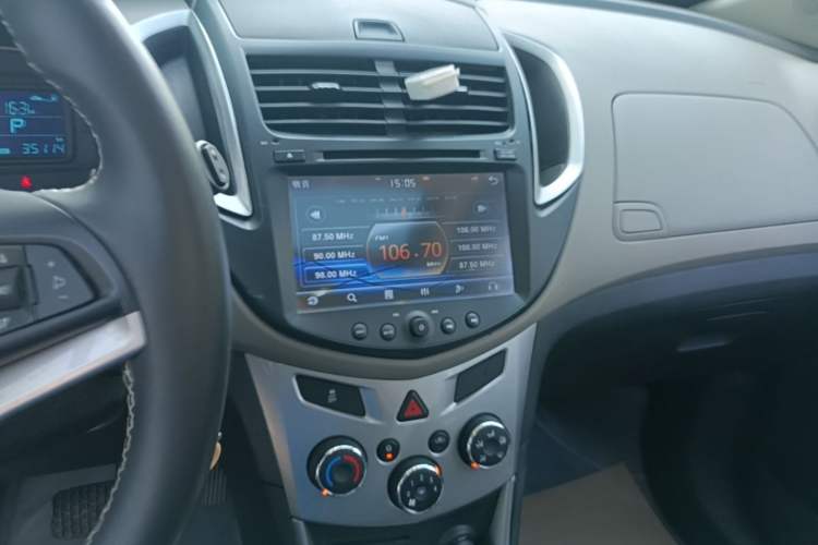 Used Chevrolet Trax 2014 1.4T Automatic Two-Wheel Drive Luxury Model Audio And AC Panel