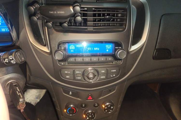 Used Chevrolet Trax 2014 1.4T Automatic Two-Wheel Drive Comfort Version Audio And AC Panel