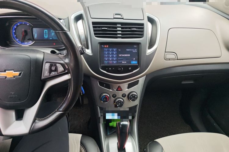 Used Chevrolet Trax 2014 1.4T Automatic Two-Wheel Drive Luxury Model Audio And AC Panel
