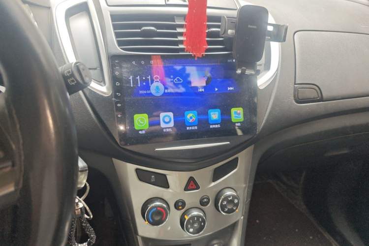 Used Chevrolet Trax 2014 1.4T Automatic Two-Wheel Drive Luxury Model Audio And AC Panel