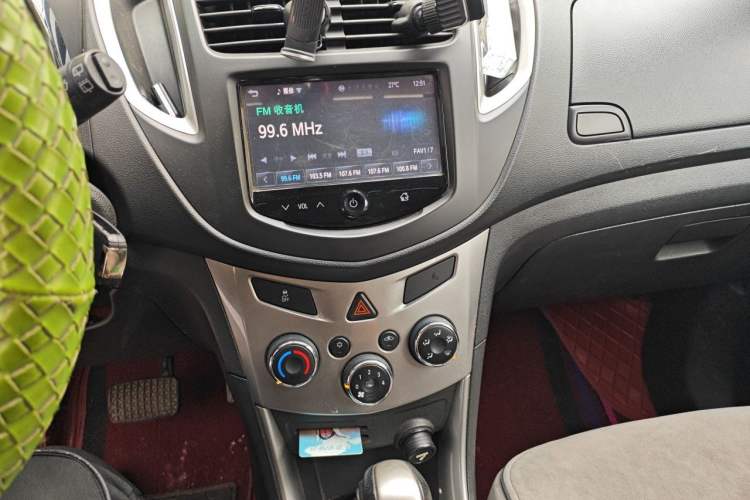 Used Chevrolet Trax 2014 1.4T Automatic Two-Wheel Drive Luxury Model Audio And AC Panel