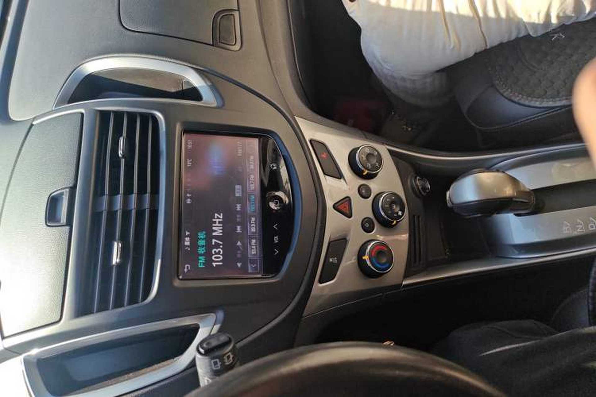 Used Chevrolet Trax 2014 1.4T Automatic Two-Wheel Drive Luxury Model Audio And AC Panel