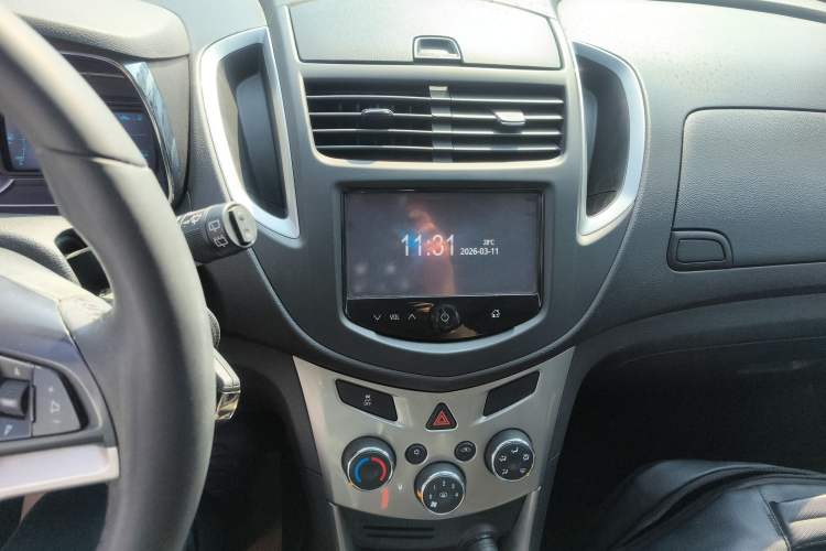 Used Chevrolet Trax 2014 1.4T Automatic Two-Wheel Drive Luxury Model Audio And AC Panel
