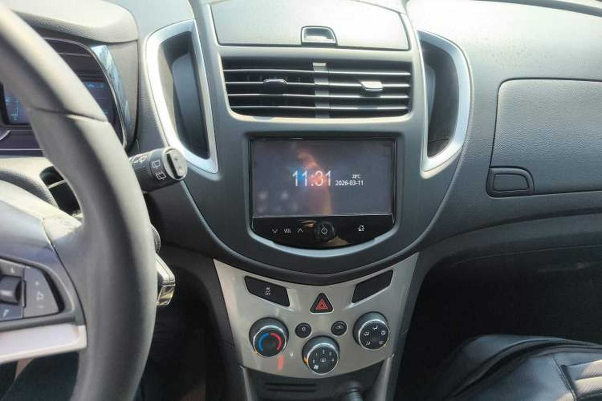 Used Chevrolet Trax 2014 1.4T Automatic Two-Wheel Drive Luxury Model Audio And AC Panel