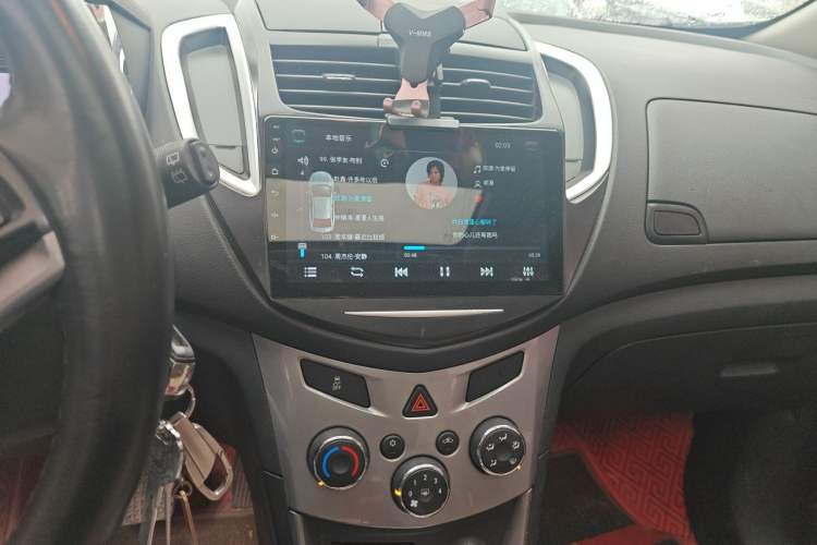 Used Chevrolet Trax 2014 1.4T Automatic Two-Wheel Drive Luxury Model Audio And AC Panel