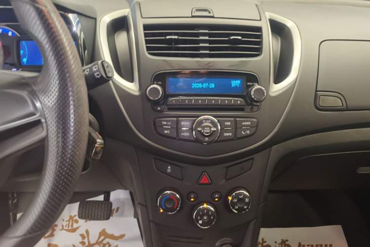 Used Chevrolet Trax 2014 1.4T Automatic Two-Wheel Drive Comfort Version Audio And AC Panel
