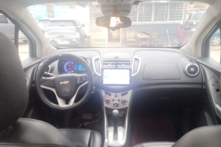 Used Chevrolet Trax 2014 1.4T Automatic All-Wheel Drive Flagship Version Center Console