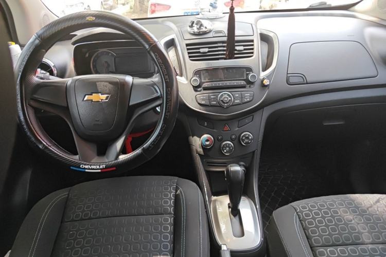 Used Chevrolet Trax 2014 1.4T Automatic Two-Wheel Drive Comfort Version Center Console