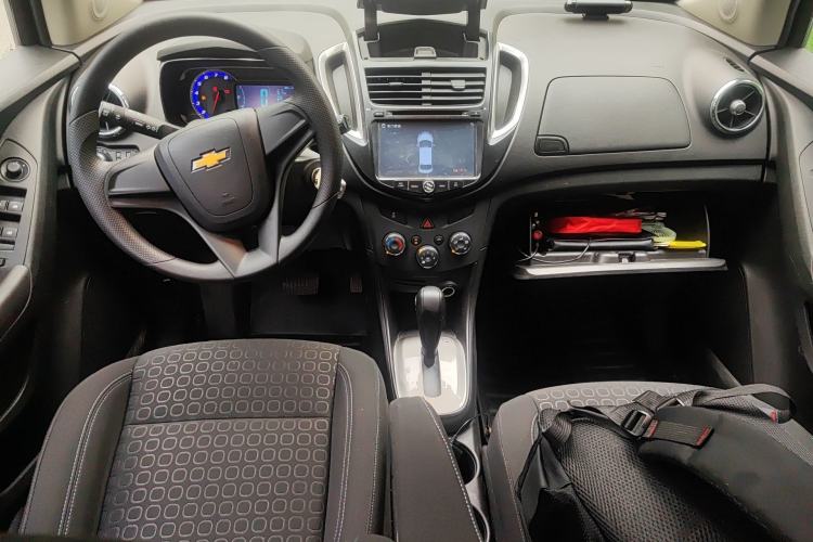 Used Chevrolet Trax 2014 1.4T Automatic Two-Wheel Drive Comfort Version Center Console
