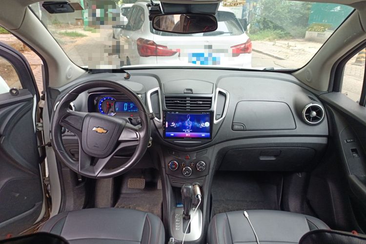 Used Chevrolet Trax 2014 1.4T Automatic Two-Wheel Drive Comfort Version Center Console