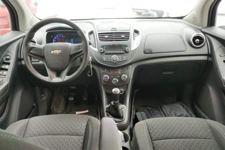 Used Chevrolet Trax 2014 1.4T Manual Two-Wheel Drive Comfort Model Center Console