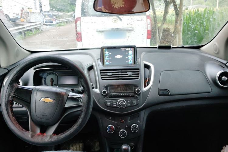 Used Chevrolet Trax 2014 1.4T Automatic Two-Wheel Drive Comfort Version Center Console