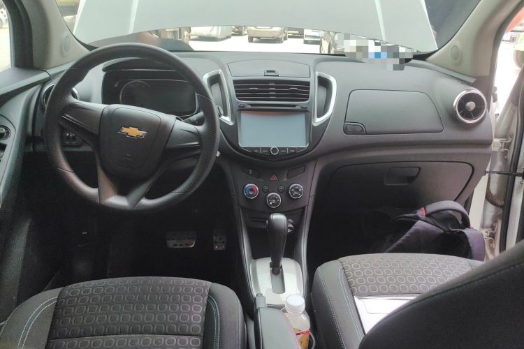 Used Chevrolet Trax 2014 1.4T Automatic Two-Wheel Drive Comfort Version Center Console