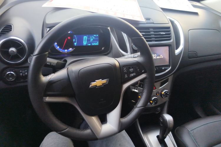 Used Chevrolet Trax 2014 1.4T Automatic All-Wheel Drive Flagship Version Center Console