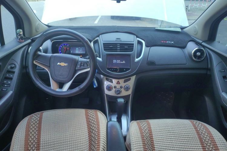 Used Chevrolet Trax 2014 1.4T Automatic Two-Wheel Drive Luxury Model Center Console