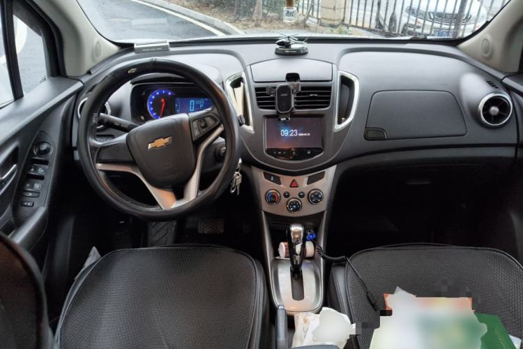 Used Chevrolet Trax 2014 1.4T Automatic All-Wheel Drive Flagship Version Center Console