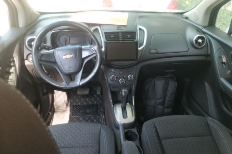 Used Chevrolet Trax 2014 1.4T Automatic Two-Wheel Drive Comfort Version Center Console