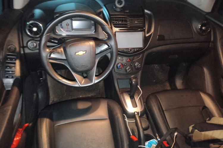 Used Chevrolet Trax 2014 1.4T Automatic Two-Wheel Drive Comfort Version Center Console