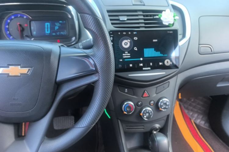 Used Chevrolet Trax 2014 1.4T Automatic Two-Wheel Drive Comfort Version Center Console