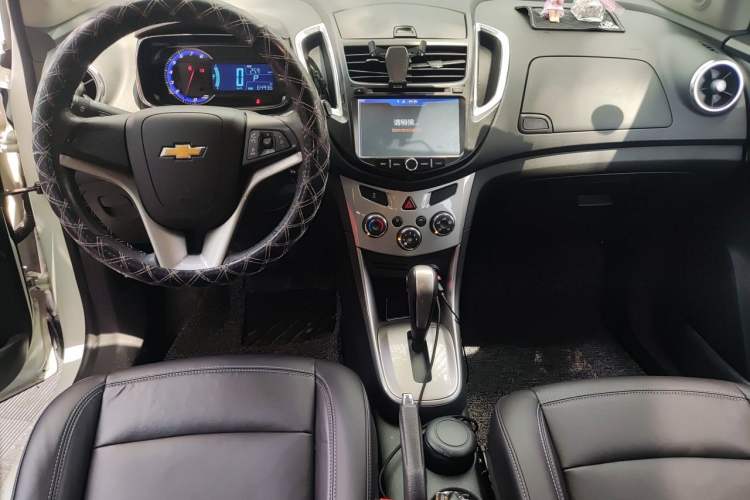 Used Chevrolet Trax 2014 1.4T Automatic All-Wheel Drive Flagship Version Center Console