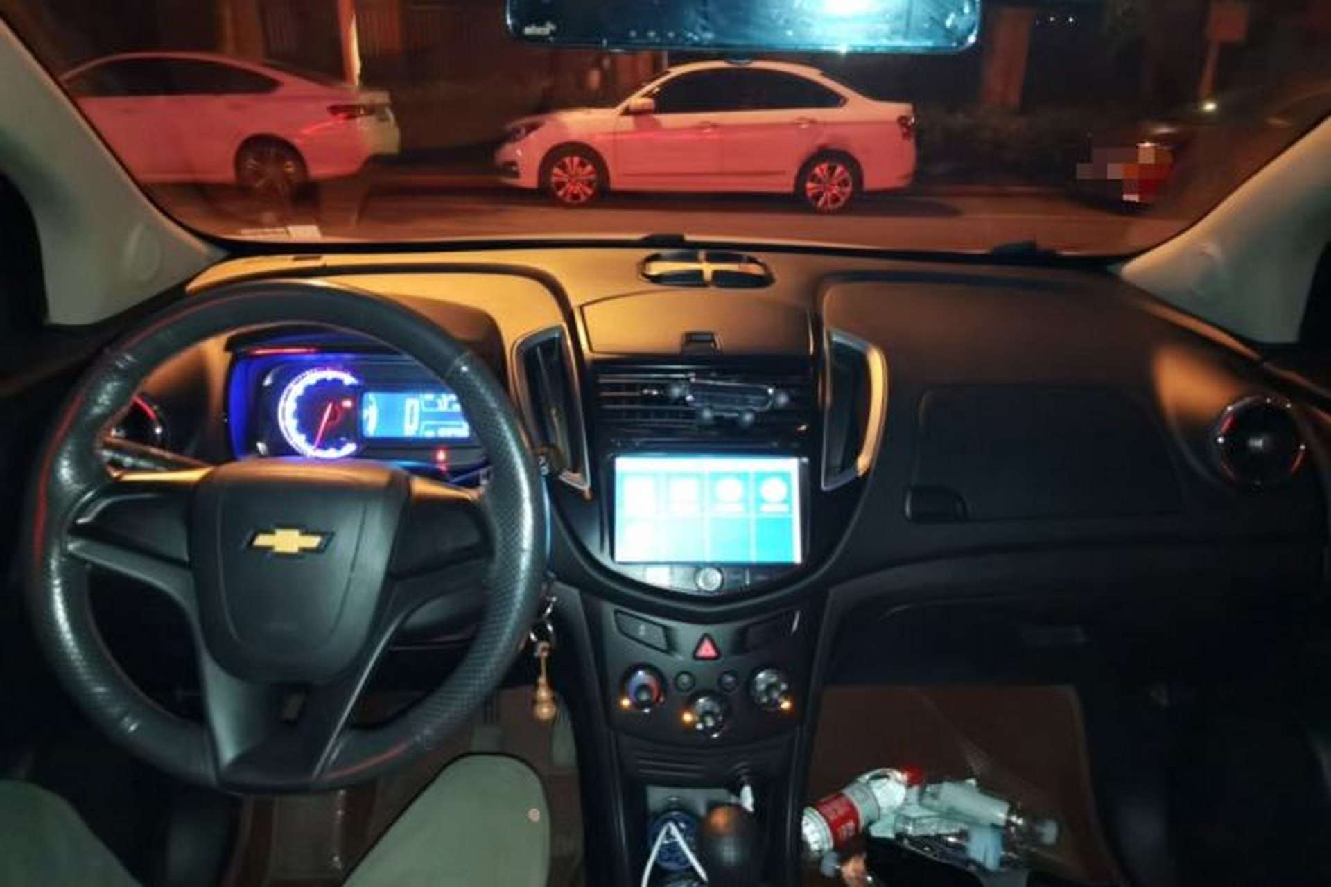 Used Chevrolet Trax 2014 1.4T Manual Two-Wheel Drive Comfort Model Center Console