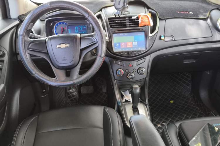 Used Chevrolet Trax 2014 1.4T Automatic Two-Wheel Drive Comfort Version Center Console