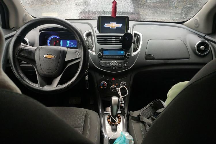 Used Chevrolet Trax 2014 1.4T Automatic Two-Wheel Drive Comfort Version Center Console